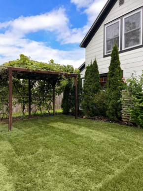 Hamptons Getaway Cottage, Sleeps 7